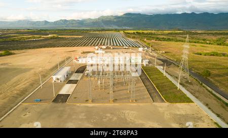PV-Anlagenkomponenten oder Solarpark Stockfoto