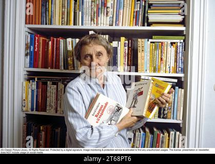 Astrid Lindgren. Schwedischer Autor von Kinderbüchern, Liedern und Romanen. Geboren am 14. november 1907 bis 28. januar 2002. International berühmt für die Bücher Pippi Langstrumpf, Emil von Lönneberga, Karlsson auf dem Dach und die sechs Bullerby-Kinder. 2017 wurde sie als die am 18. Übersetzte Autorin der Welt berechnet. Rund 167 Millionen ihrer Bücher wurden weltweit 2010 verkauft. 1983 Roland Palm Ref. 2-55-7 Stockfoto