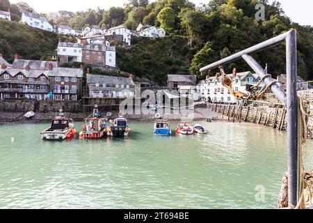 Clovelly, Devon, Großbritannien, England, Clovelly Harbour, Clovelly UK, Clovelly England, Clovelly Harbour, Dorf, Boote, Fischerboote, hübsche Dörfer, Stockfoto