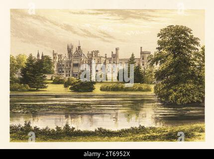 Alton Towers, Staffordshire, England. Herrenhaus im georgianischen gotischen Stil mit formellen Gärten, erbaut von Thomas Allason, William Hollins und Thomas Hopper 1801 für Charles Talbot, 15. Earl of Shrewsbury. Gotische Türme von Augustus Pugin. Farbholzblock von Benjamin Fawcett im Baxter-Prozess einer Illustration von Alexander Francis Lydon von Reverend Francis Orpen Morriss malerische Ansichten der Sitze von Adligen und Herren von Großbritannien und Irland, William Mackenzie, London, 1880. Stockfoto