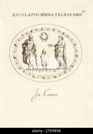 Asclepius, Hygieia und Telesphorus, griechische Götter der Gesundheit. Asklepius mit Schlangengestab, seine Tochter Hygiene Göttin der Hygiene, mit Poculum und dem Kapuzenzwerg Telesphorus, gott der Genesung. Mit der Legende Cyzete mich, rette mich. Esculapio Hygia Telesforo. In Cameo. Kupferplatten-Gravur von Giovanni Battista Galestruzzi nach Leonardo Agostini aus Gemmae et Sculpturae Antiquae Depicti ab Leonardo Augustino Senesi, Abraham Blooteling, Amsterdam, 1685. Stockfoto