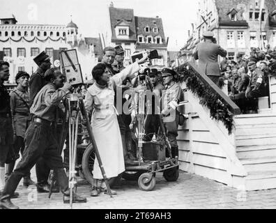 Leni Riefenstahl filmte Triumph des Willens auf dem Reichsparteikongress 1934. Vielleicht sitzt Ernst Röhm oben rechts. [Automatisierte Übersetzung] Stockfoto