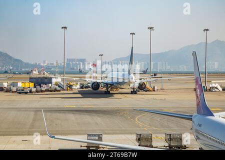 Jets auf dem Asphalt am Hong Kong International Airport in Hong Kong, China Stockfoto