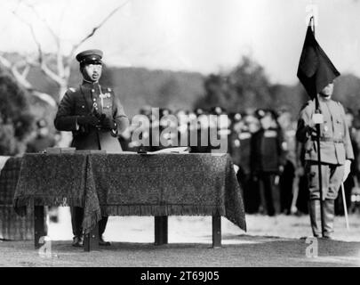 Der japanische Kaiser Hirohito während der großen japanischen Manöver in Kagoshima. [Automatisierte Übersetzung] Stockfoto