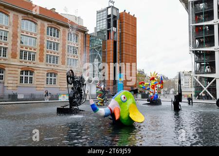 DER MYTHISCHE STRAWINSKY-BRUNNEN, FRISCH RESTAURIERT IN PARIS Stockfoto