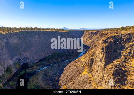 Crooked River Gorge aus dem Peter Skene Ogden Park abseits des Highway 97 im Osten von Oregon. Stockfoto