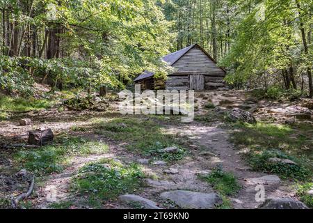 Historische Noah Ogle Gehöft entlang des Roaring Fork Motor Nature Trail in der Nähe von Gatlinburg, Tennessee im Great Smoky Mountains National Park Stockfoto