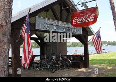 Whitehouse, Texas – 22. Juni 2023: Bait Shop and Pavilion at the Boulders on Lake Tyler in Whitehouse, Texas Stockfoto