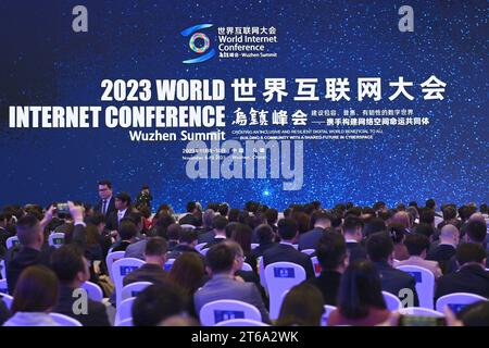 Hangzhou, chinesische Provinz Zhejiang. November 2023. Die World Internet Conference (WIC) Wuzhen Summit 2023 wird am 8. November 2023 in Wuzhen, der ostchinesischen Provinz Zhejiang, eröffnet. Quelle: Huang Zongzhi/Xinhua/Alamy Live News Stockfoto