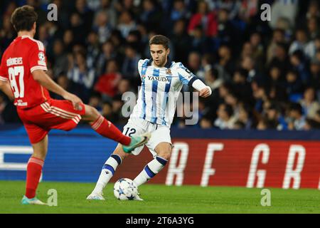 San Sebastian, Spanien. November 2023. Arsen Zakharyan (Sociedad) Fußball/Fußball : Spiel der UEFA Champions League Gruppe Gruppe D zwischen Real Sociedad 3-1 SL Benfica in der reale Arena in San Sebastian, Spanien. Quelle: Mutsu Kawamori/AFLO/Alamy Live News Stockfoto