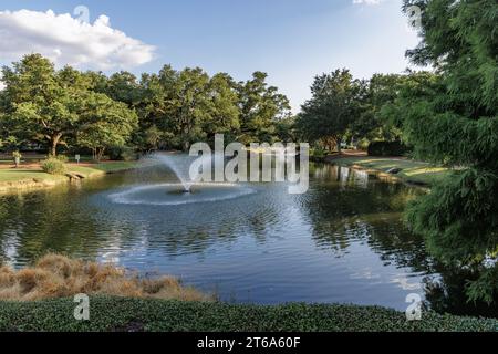 Springbrunnen in den Gärten des Grand Hotel in Point Clear, Alabama Stockfoto