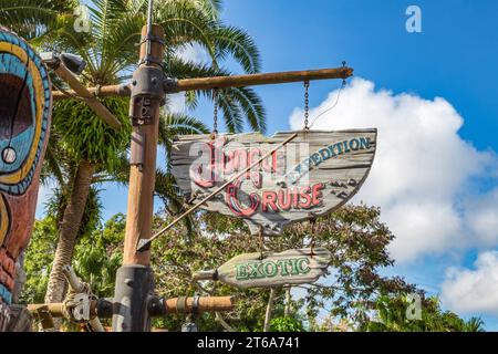 Schild für die Dschungel Cruise Expedition Attraktion im Adventureland Area of the Magic Kingdom in Walt Disney World, Orlando, Florida Stockfoto