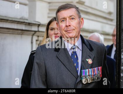 London, Großbritannien. November 2023. General Sir Nicholas Houghton, ehemaliger Chief of the Defence Staff (CDS) der britischen Streitkräfte, verlässt die Downing Street in Westminster. Quelle: Imageplotter/Alamy Live News Stockfoto