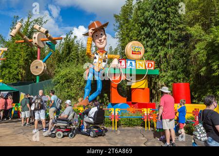 Woody spielte im Toy Story Land Sign im Disney's Hollywood Studios Freizeitpark Stockfoto