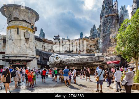 Das leichte Raumschiff Millennium Falcon im Bereich Star Wars Galaxy's Edge im Disney's Hollywood Studios Freizeitpark Stockfoto