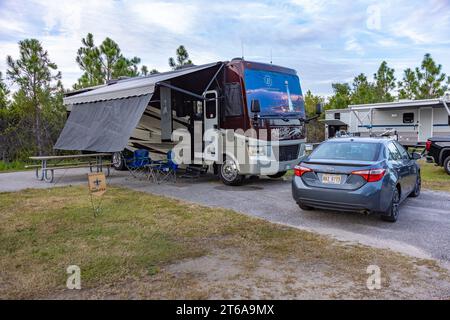 2012 Tiffin Allegro Open Road Wohnmobil für Camping im Gulf State Park in Gulf Shores, Alabama Stockfoto