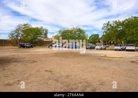 San Antonio, Texas, USA - 8. Oktober 2023: Parkplatz im San Antonio Missions National Historical Park, San Antonio, Texas, USA Stockfoto