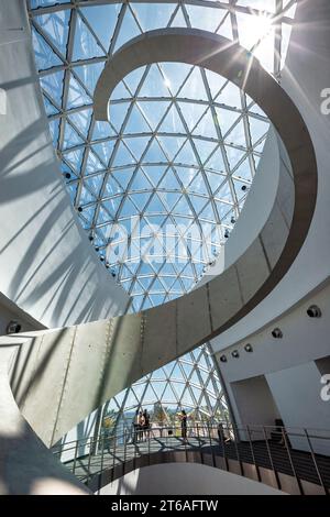 Innenraum des Salvador Dali Museums in St. Petersburg, Florida USA Stockfoto