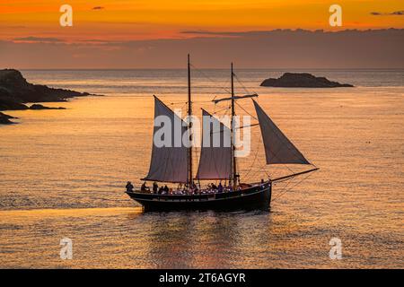 Amlwch Port Green Space Dark Sky 07-08-22 Stockfoto