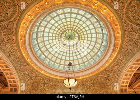 Oberlicht in der Preston Bradley Hall im Chicago Cultural Center, Illinois, USA. Stockfoto