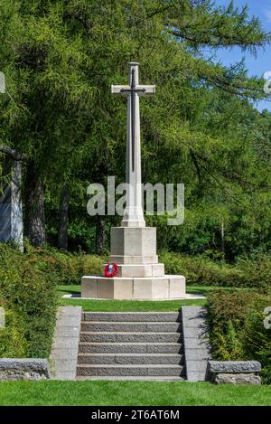 Britisches Opferkreuz des Ersten Weltkriegs in der St. Militärfriedhof Symphorien, Begräbnisstätte aus dem Ersten Weltkrieg in Saint-Symphorien bei Mons, Hennegau, Belgien Stockfoto