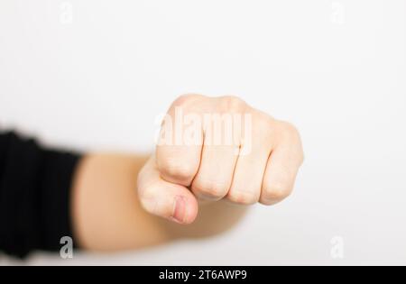 Mann Faust – selektiver Fokus, Vorderansicht, aktives Konzept Stockfoto