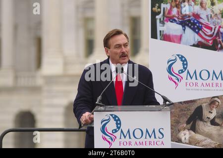 Washington, DC, USA. Januar 2021. Mike Lindell, CEO von MyPillow, spricht bei einer Pro-Trump-Kundgebung im US-Kapitol. Stockfoto
