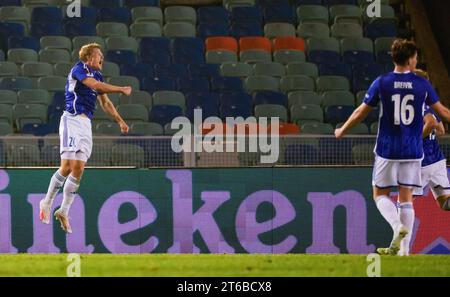 Göteborg, Schweden. November 2023. Moldes Kristian Eriksen (L) feiert am 09. November 2023 das Torergebnis beim Gruppenspiel der UEFA Europa League zwischen BK Hacken und Molde FK in der Gamla Ullevi Arena in Göteborg, Schweden. Foto: Adam Ihse/TT/Code 9200 Credit: TT News Agency/Alamy Live News Stockfoto