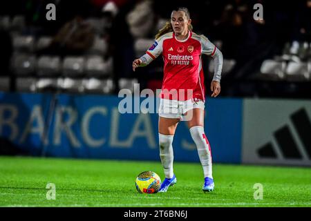 Borehamwood, Großbritannien. November 2023. Noelle Maritz (16 Arsenal) kontrolliert den Ball beim FA Women's Continental Tyres League Cup Spiel zwischen Arsenal und Bristol City im Meadow Park, Borehamwood am Donnerstag, den 9. November 2023. (Foto: Kevin Hodgson | MI News) Credit: MI News & Sport /Alamy Live News Stockfoto