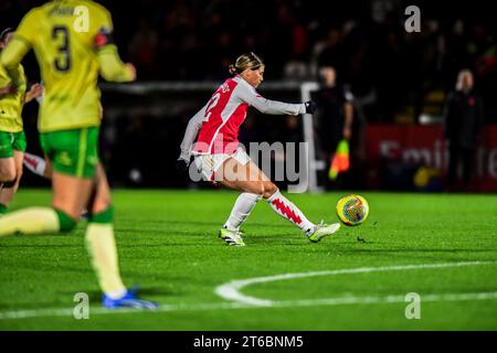 Borehamwood, Großbritannien. November 2023. Kyra Cooney Cross (32 Arsenal) schießt beim FA Women's Continental Tyres League Cup Spiel zwischen Arsenal und Bristol City im Meadow Park, Borehamwood am Donnerstag, den 9. November 2023. (Foto: Kevin Hodgson | MI News) Credit: MI News & Sport /Alamy Live News Stockfoto