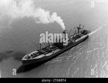 USNS Perseus (T-AF-64) unterwegs in San Francisco Bay, Kalifornien (USA), 29. August 1967 (USN 1126555) Stockfoto