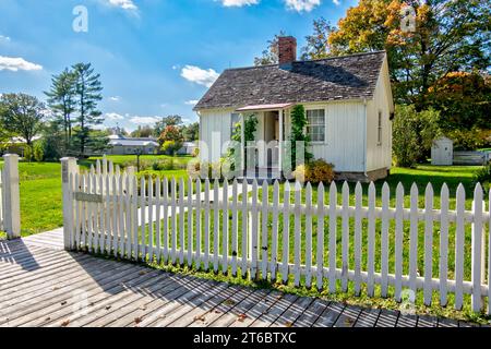 WEST BRANCH, IA, USA - 20. OKTOBER 2023: Herbert Hoover Geburtshaus an der Herbert Hoover National Historic Site. Stockfoto