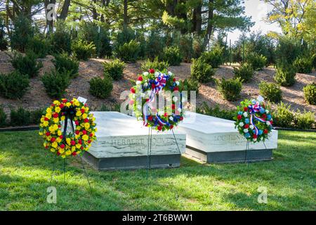 WEST BRANCH, IA, USA - 20. OKTOBER 2023: Grabstätte von Hoover und Lou Henry Hoover. Stockfoto