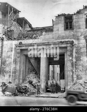 Deutschland, Eintritt in das Reichskanzleramt in Berlin nach Bombenangriffen der AAF und russischem Beschuss Stockfoto