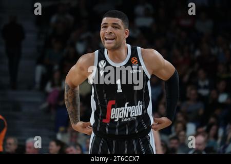 Madrid, Spanien. November 2023. Lundberg Gabriel von Bologna während des Turkish Airlines EuroLeague Spiels zwischen Real Madrid und Virtus Segafredo Bologna am 9. November 2023 im Wizink Center in Madrid. (Foto: Oscar Gonzalez/SIPA USA) (Foto: Oscar Gonzalez/SIPA USA) Credit: SIPA USA/Alamy Live News Stockfoto