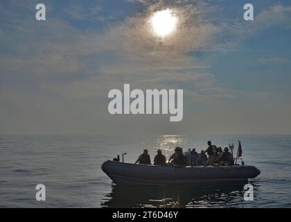 USS CARNEY (DDG 64) 131130 Stockfoto