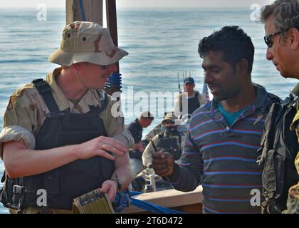 USS CARNEY (DDG 64) 131130 Stockfoto