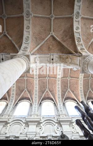 Die Decke der Kirche St. Johannes der Täufer in der Béguinage (Eglise Saint-Jean-Baptiste au Béguinage) – Brüssel Belgien – 24. Oktober 2023 Stockfoto