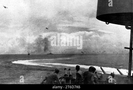 USS Columbia (CL-56) unter Luft Angriff 1944 Stockfoto