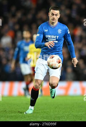 Glasgow, Großbritannien. November 2023. Tom Lawrence von den Rangers während des Spiels der UEFA Europa League im Ibrox Stadium, Glasgow. Der Bildnachweis sollte lauten: Neil Hanna/Sportimage Credit: Sportimage Ltd/Alamy Live News Stockfoto