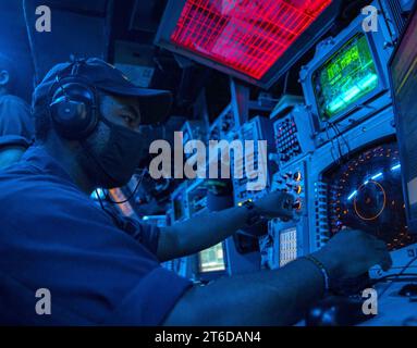 Die USS Curtis Wilbur (DDG 54) führt eine Ausbildung zur Abwehr ballistischer Raketen durch. (51046288736) Stockfoto