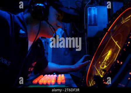 USS ESSEX (LHD-2) ATC Stockfoto