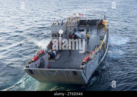 USS Germantown Operations 141104 Stockfoto