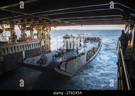 USS Germantown Operations 141104 Stockfoto