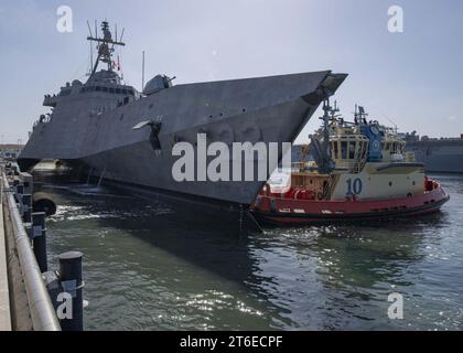 Die USS Kansas City (LCS 22) kommt zum ersten Mal auf der Marinebasis San Diego an – 4 Stockfoto