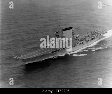 USS Lexington (CV-2) startete Martin T4M Torpedoflugzeuge im Jahr 1931 Stockfoto