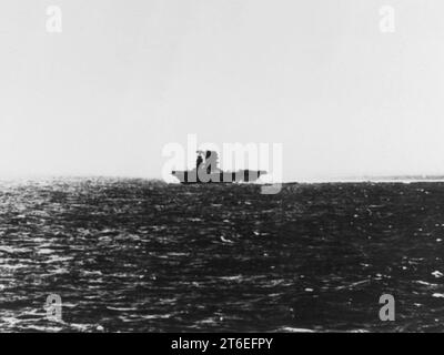 Die USS Lexington (CV-2) wird während der Schlacht am Korallenmeer am 8. Mai 1942 unterwegs sein Stockfoto