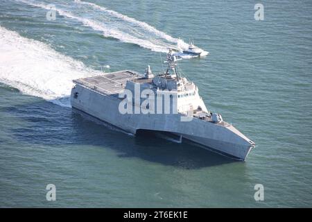 USS Manchester (LCS 14) hat Abnahmeversuche abgeschlossen Stockfoto