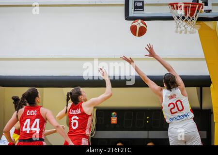 Split, Kroatien. November 2023. IVA Slonjsak aus Kroatien und Paula Ginzo aus Spanien, die am 9. November 2023 in der Gripe Sporthalle 2025 Qulifiers die FIBA Women's EuroBasket Ausfindig machten. In Split, Kroatien. Foto: Zvonimir Barisin/PIXSELL Credit: Pixsell/Alamy Live News Stockfoto