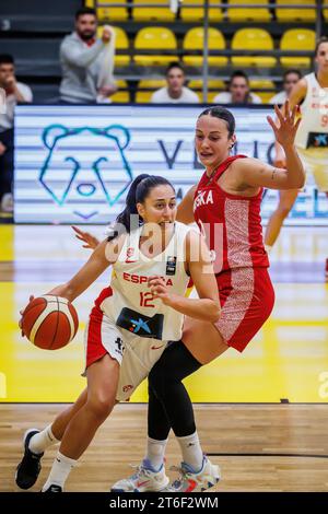 Split, Kroatien. November 2023. Maite Cazorla aus Spanien kontrolliert einen Ball während der FIBA Women's EuroBasket 2025 Qulifiers Group, Einem Spiel der ersten Runde zwischen Kroatien und Spanien in der Gripe Sporthalle am 9. November 2023. In Split, Kroatien. Foto: Zvonimir Barisin/PIXSELL Credit: Pixsell/Alamy Live News Stockfoto